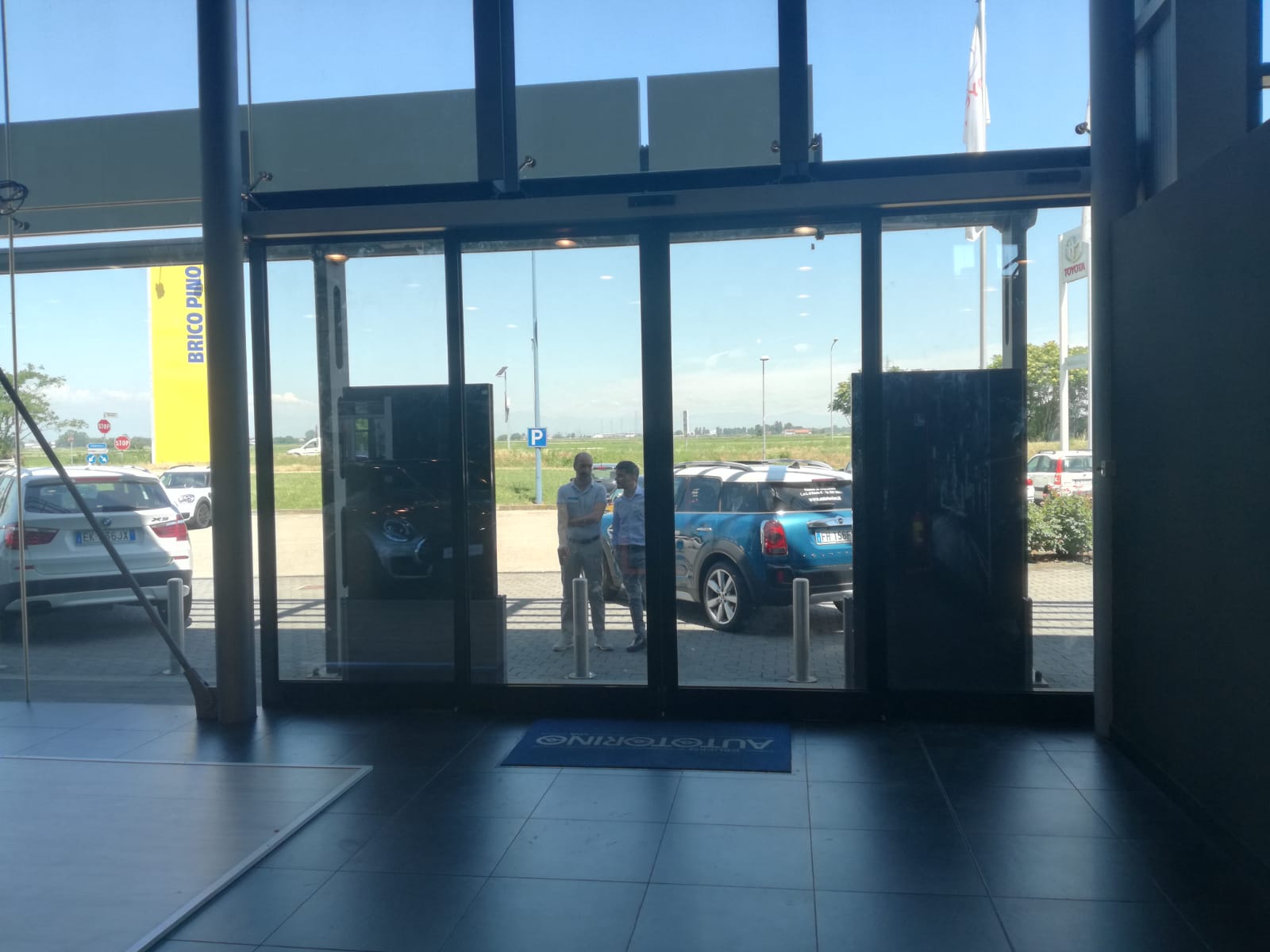 Fornitura di nuova porta automatica ridondante per Autotorino di Novara: Immagine 3